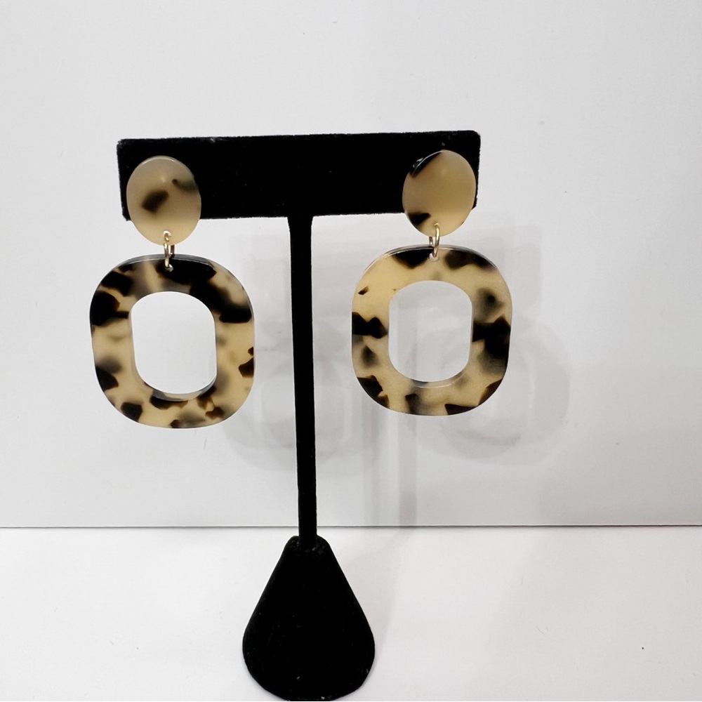 Tortoise Shell Statement Drop Earrings - Picture 2 of 2